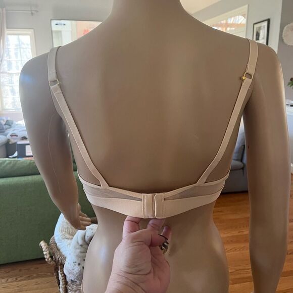 LIVELY The All-Day Deep V No-Wire Bra sz 36A EUC - Picture 3 of 7